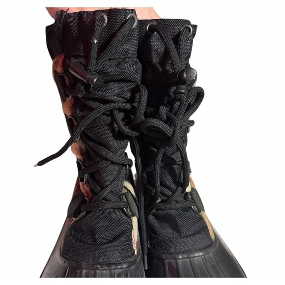 Burberry Nova Check Weather Resistant Lug Sole Tie Snow Boots Size US 6 - Picture 5 of 16